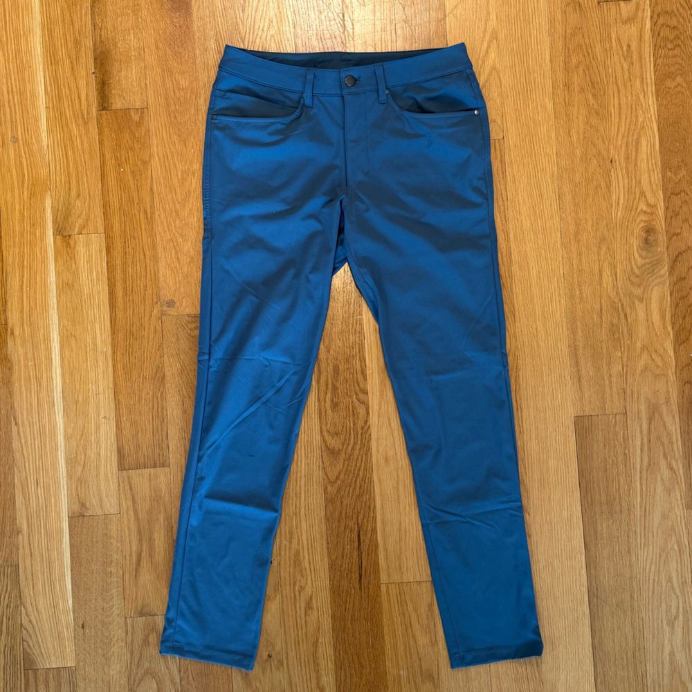 Lululemon ABC Slim-Fit 5 Pocket Pant 32L
Utilitech Iron Blue